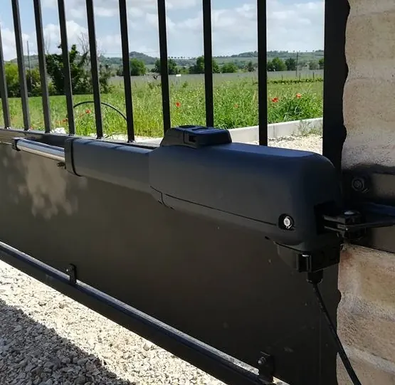 Motore a 24 V per cancello a battente