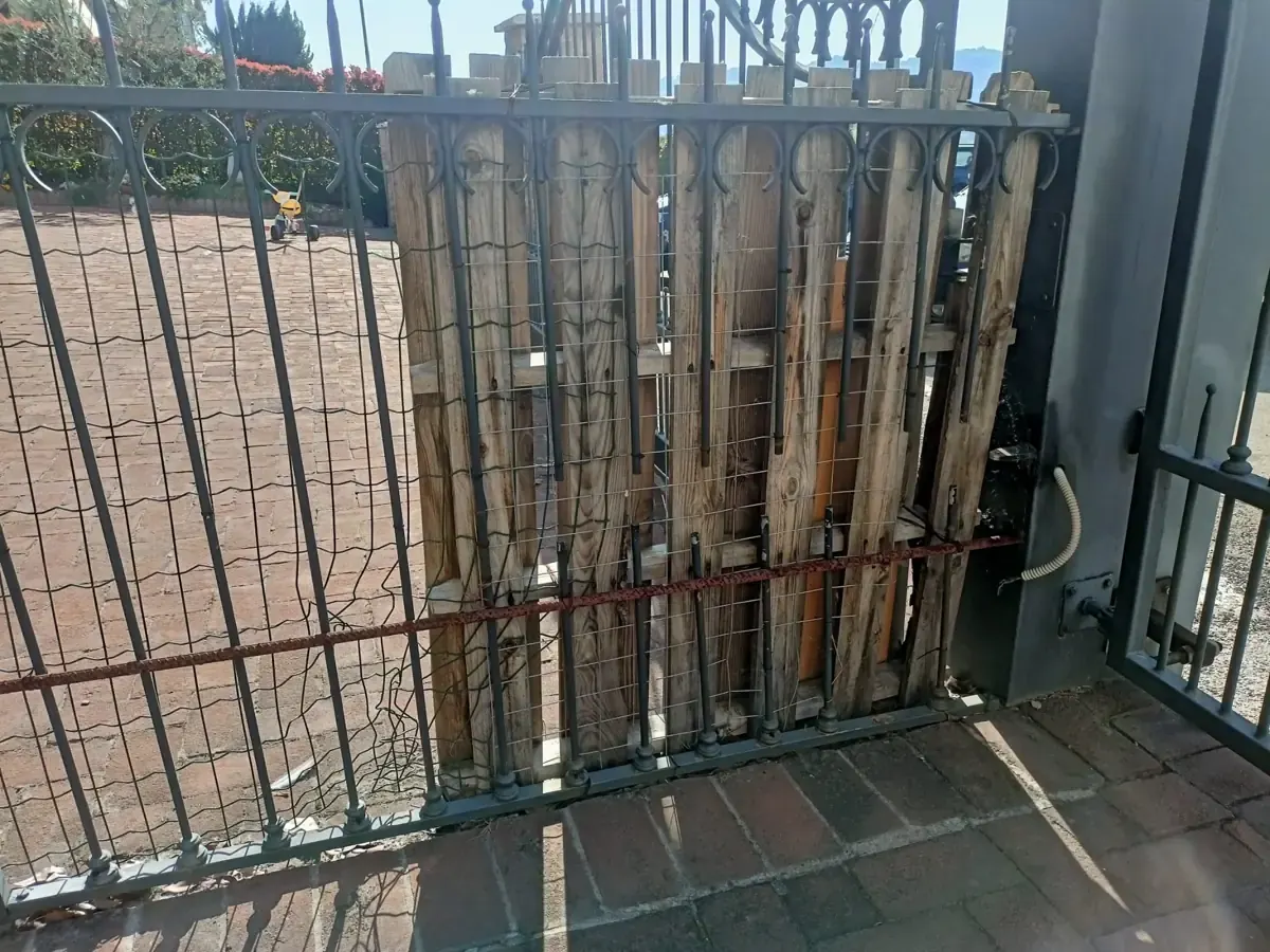 Cancello scorrevole automatico da riparare